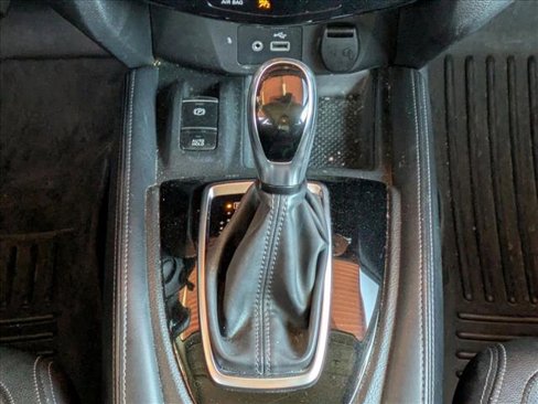 Used 2019 Nissan Rogue SL image 12