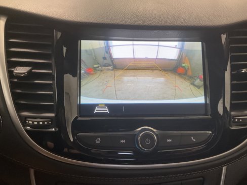 Used 2019 Chevrolet Trax LT w/ LT Convenience Package image 17
