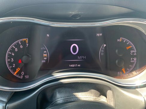Used 2019 Jeep Grand Cherokee Altitude image 24