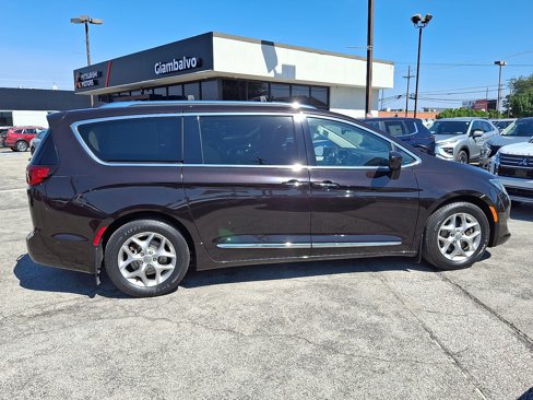 Used 2019 Chrysler Pacifica Touring-L Plus w/ Advanced Safetytec Group image 8
