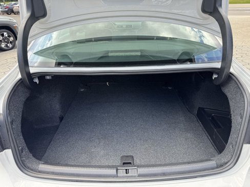 Used 2015 Volkswagen Passat TDI SE image 13