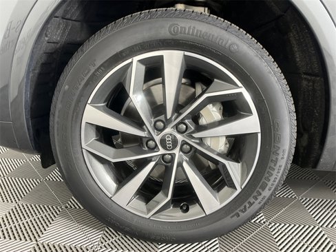 Used 2023 Audi Q5 2.0T Premium w/ Convenience Package image 13