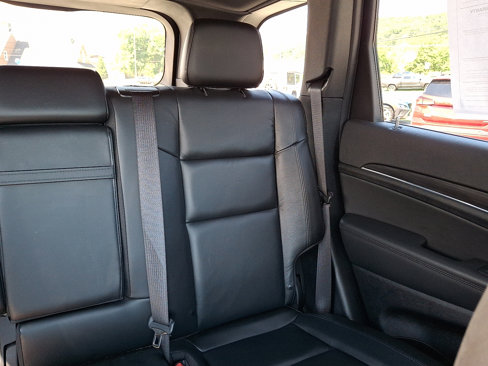 Used 2022 Jeep Grand Cherokee Limited image 20