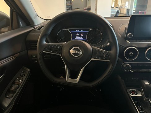 Used 2024 Nissan Sentra SV image 28