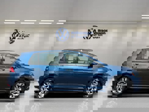 Used 2018 Volkswagen Golf SE image 6
