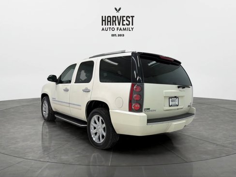 Used 2010 GMC Yukon Denali image 4