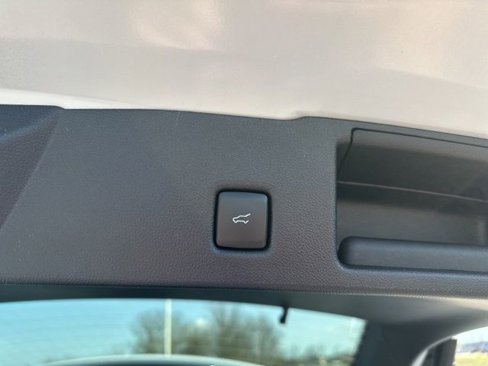 New 2025 Ford Escape SE image 37
