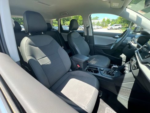Certified 2022 Volkswagen Taos SE w/ IQ.Drive SE Package image 23