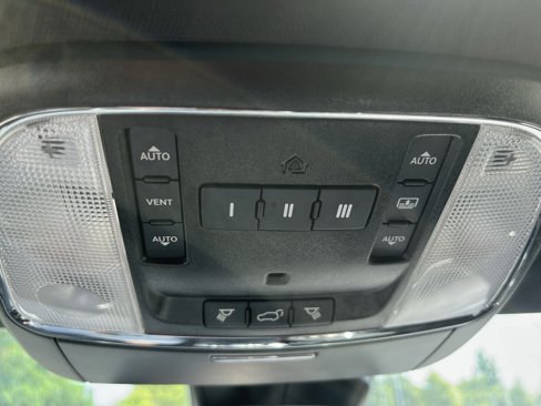 Used 2020 Jeep Grand Cherokee High Altitude image 15