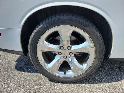 Used 2014 Dodge Challenger R/T image 21