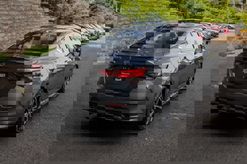 Used 2021 Nissan Sentra SR w/ SR Premium Package image 5