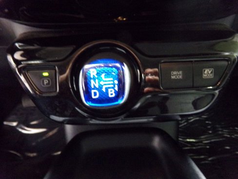 Used 2018 Toyota Prius Two image 21