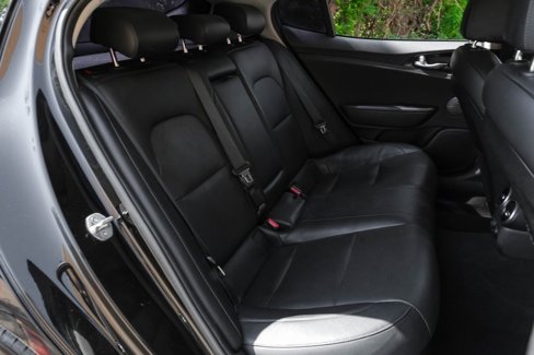 Used 2018 Kia Stinger Premium image 35