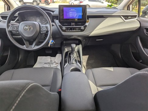 Used 2025 Toyota Corolla LE image 5