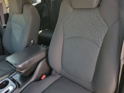 Used 2016 GMC Acadia SLE image 6