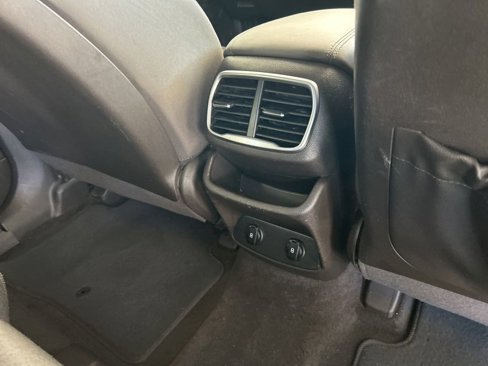 Used 2019 Hyundai Santa Fe SE image 24