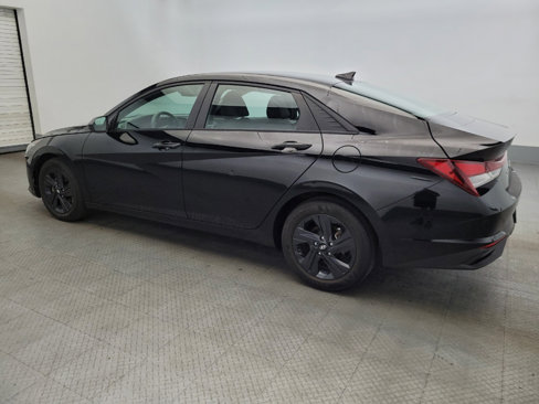 Used 2023 Hyundai Elantra SEL image 3