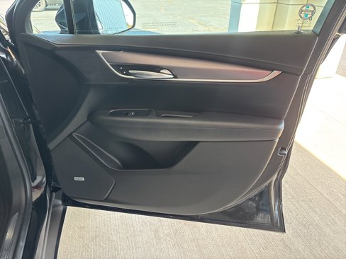 Used 2017 Cadillac XT5 Luxury image 36