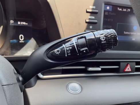 Used 2021 Hyundai Elantra SEL image 16