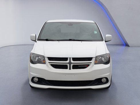 Certified 2019 Dodge Grand Caravan GT image 3