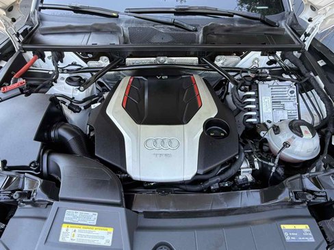 Used 2018 Audi SQ5 Premium Plus w/ Navigation Package image 30