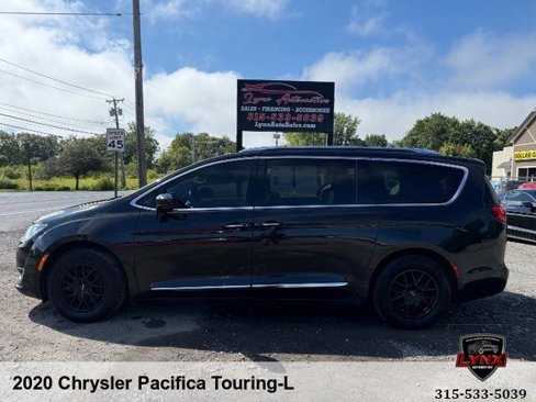 Used 2020 Chrysler Pacifica Touring-L image 2