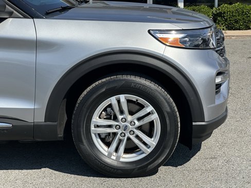 Used 2023 Ford Explorer XLT w/ Equipment Group 202A image 40