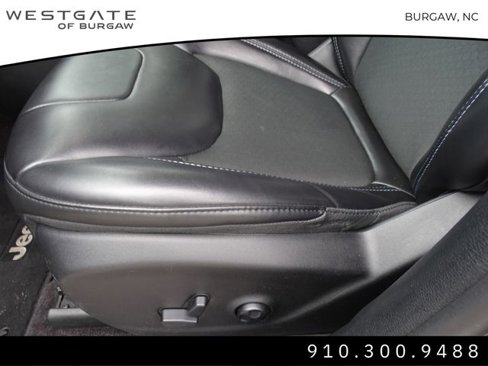 Used 2019 Jeep Cherokee Latitude Plus w/ Comfort/Convenience Group image 18