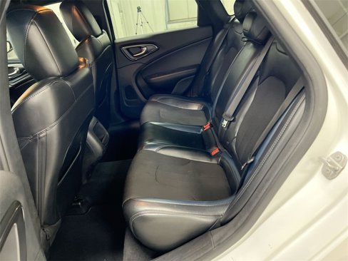 Used 2016 Chrysler 200 S image 22