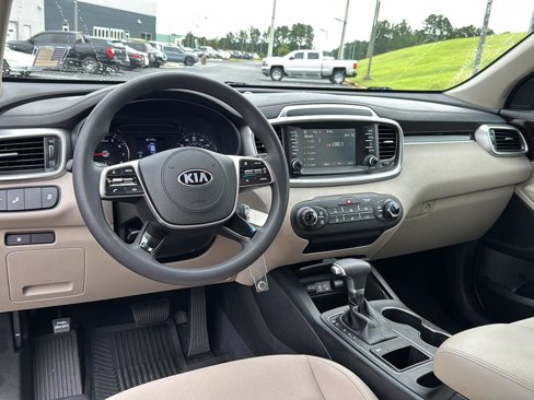 Used 2020 Kia Sorento LX image 16