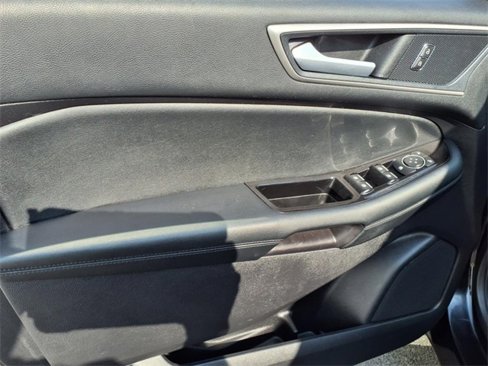 Used 2020 Ford Edge SEL w/ Convenience Package image 9
