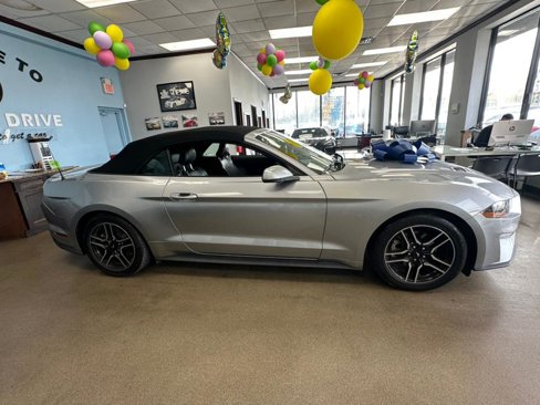 Used 2020 Ford Mustang Premium image 22
