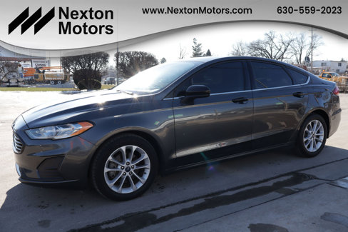 Used 2020 Ford Fusion SE image 1