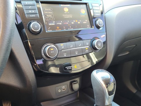 Used 2019 Nissan Rogue Sport S image 28