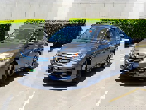 Used 2017 Honda Accord EX-L image 6