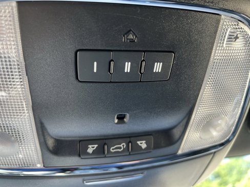 Used 2020 Jeep Grand Cherokee Laredo image 42