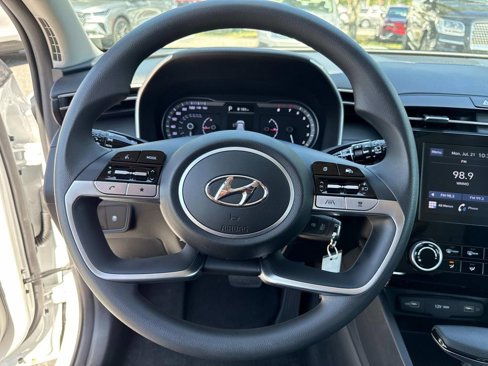 Used 2023 Hyundai Tucson SE image 25