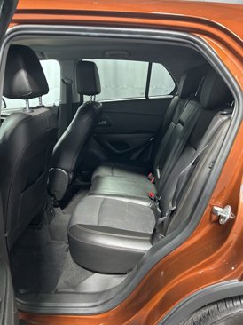 Used 2019 Chevrolet Trax LT w/ LT Convenience Package image 14
