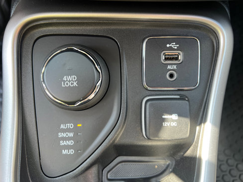 Used 2018 Jeep Compass Latitude w/ Cold Weather Group image 28