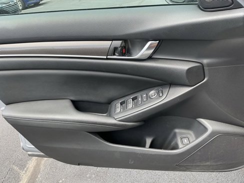 Used 2019 Honda Accord Sport image 9