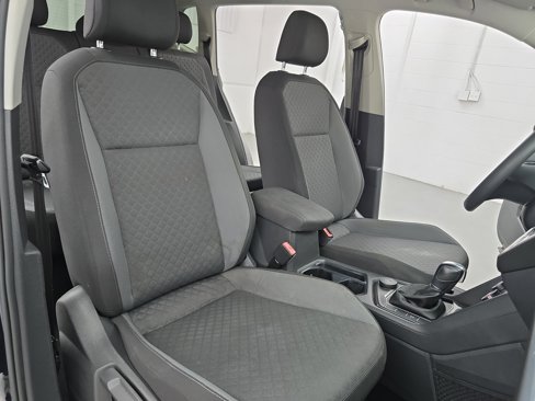 Used 2018 Volkswagen Tiguan S image 10