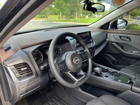 Used 2022 Nissan Rogue S image 13