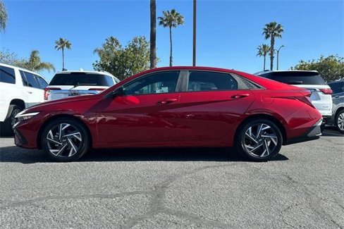 Used 2025 Hyundai Elantra Sport image 7