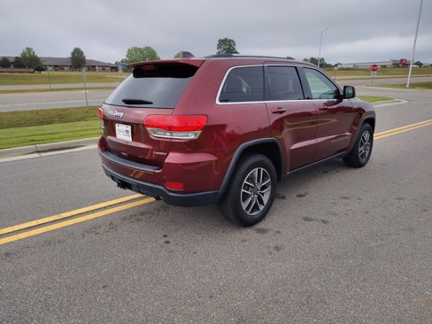 Used 2019 Jeep Grand Cherokee Laredo w/ Laredo X Package image 10