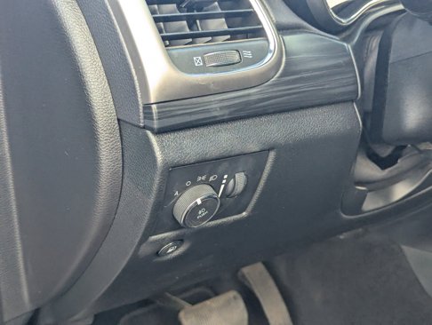 Used 2020 Jeep Grand Cherokee Altitude image 21