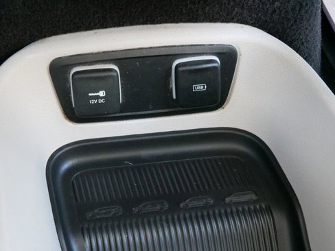 Used 2020 Chrysler Pacifica Touring-L image 22