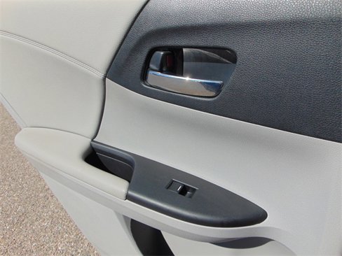 Used 2016 Honda Accord EX image 24