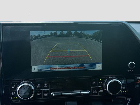 Used 2023 Toyota Highlander Limited image 13