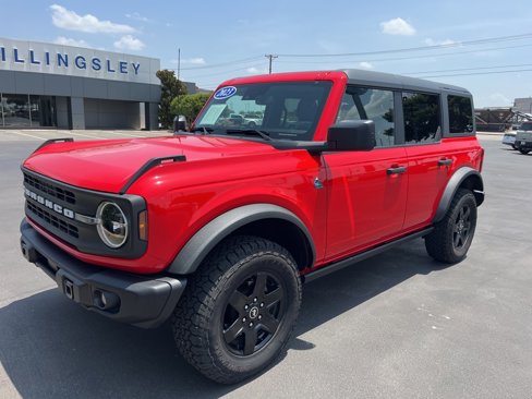 Used 2023 Ford Bronco Black Diamond image 1