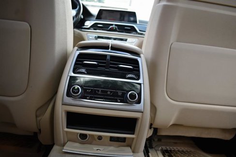 Used 2020 BMW 740i xDrive w/ Cold Weather Package image 30